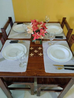 Apartamento cercado por natureza e diversão